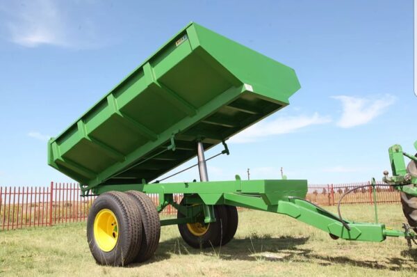 Hydraulic tipping trailer